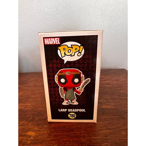 Funko 780 Marvel's Larp Deadpool - Picture 4 of 6